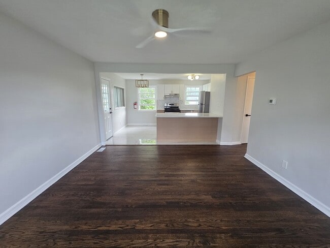 Building Photo - 40 Highview Dr