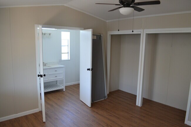Building Photo - 4719 N Camino Feliz