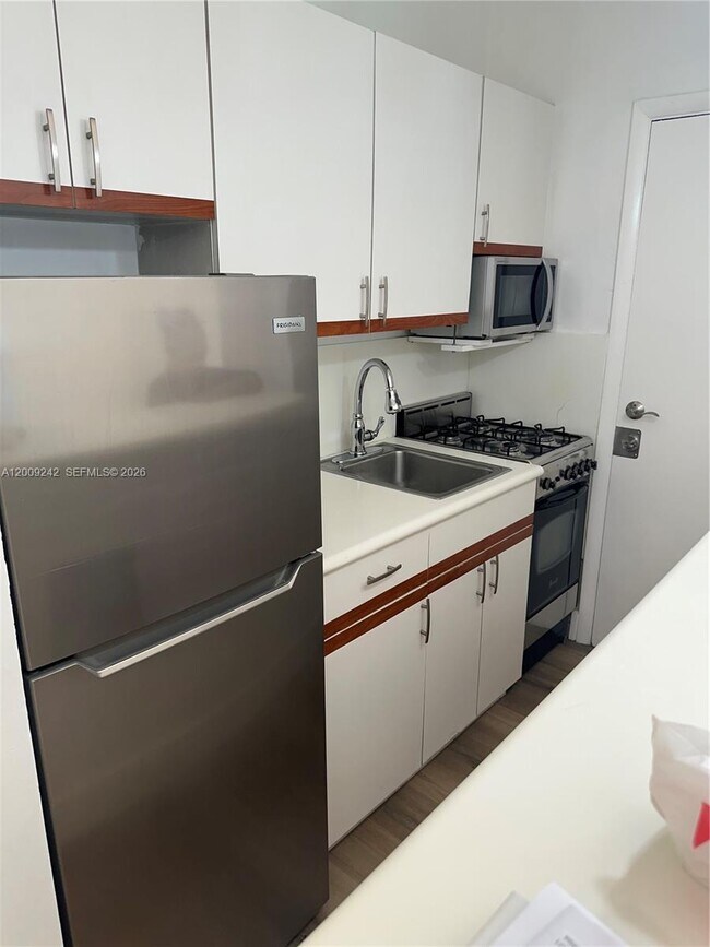 Foto del edificio - 6310 SW 79th St