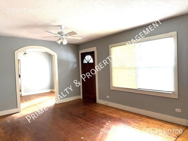 Building Photo - 2706 Edison-