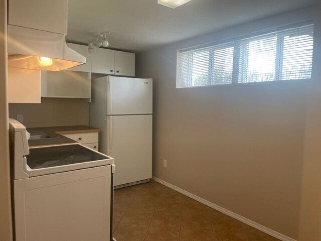 Building Photo - 1 Bed 1 Bath Unit in Lacombe, AB
