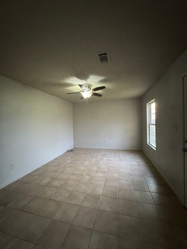 Foto del edificio - 2 Bed / 1 Bath Duplex in Weiner, AR