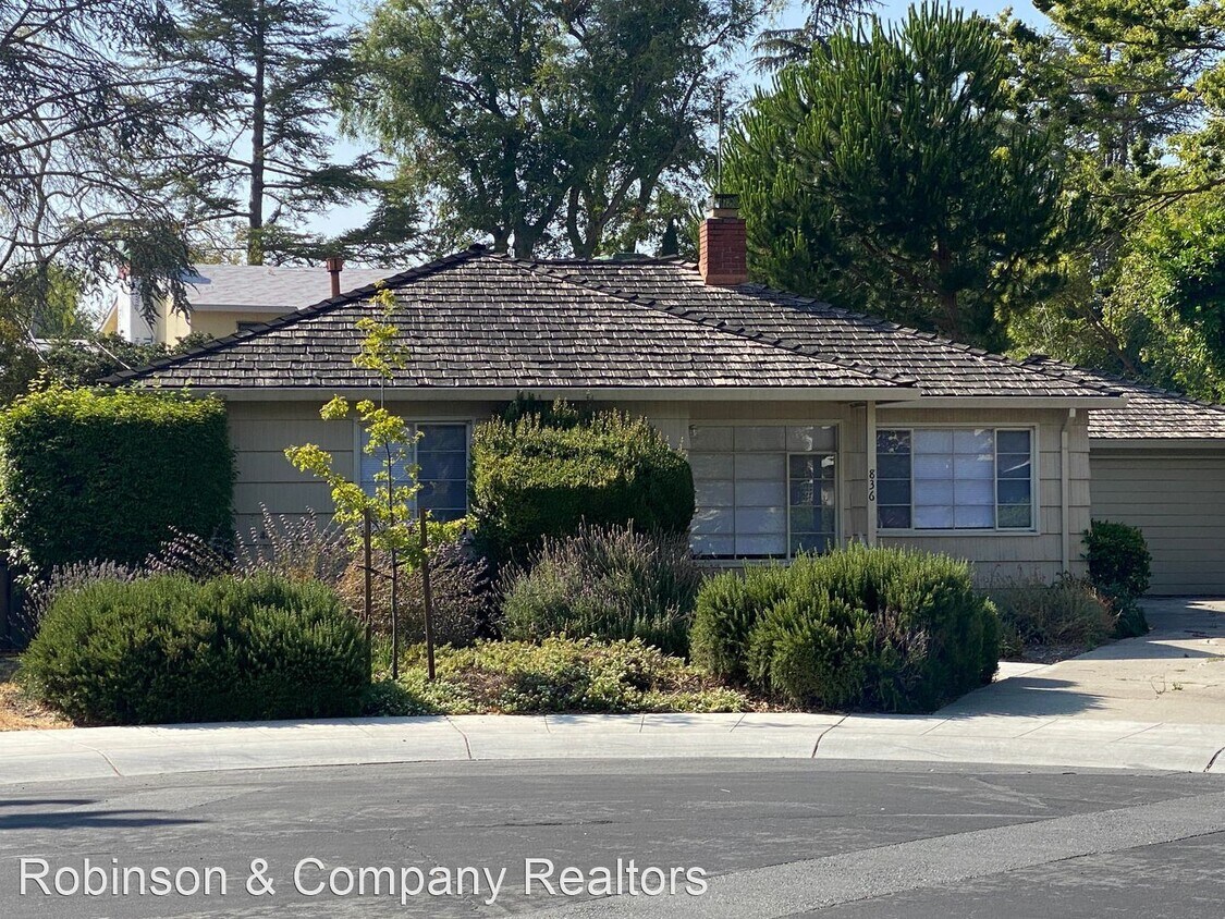 Primary Photo - 4 br, 2 bath House - 836 Warren Way