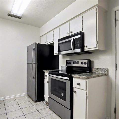 Foto del edificio - 6510 Cinnamon Oaks Dr