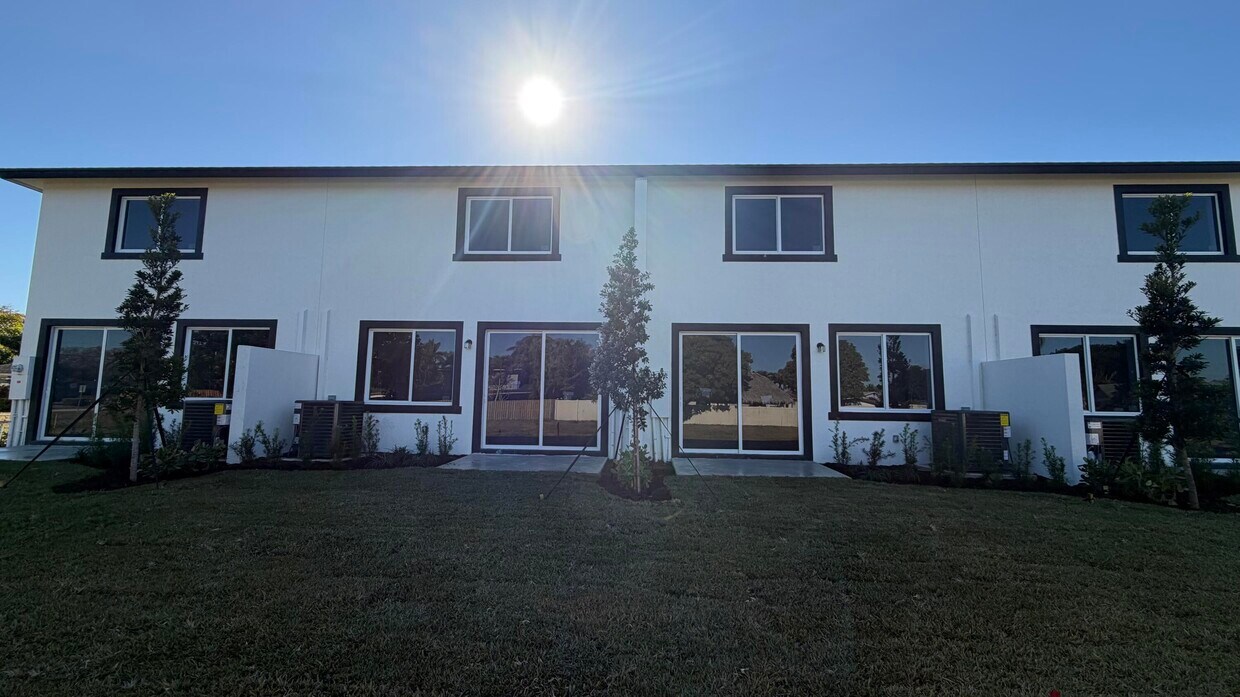 Building Photo - 1112 White Pine Dr