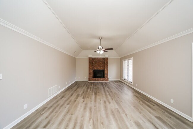 Foto del edificio - 6404 Evergreen Dr