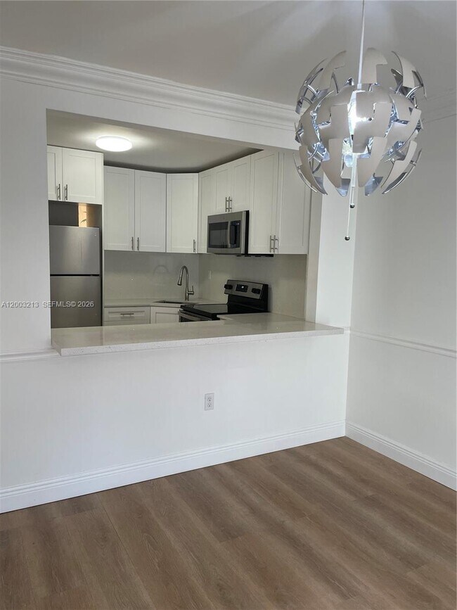 Foto del edificio - 401 NW 72nd Ave