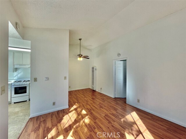 Foto del edificio - 1130 Newport Ave
