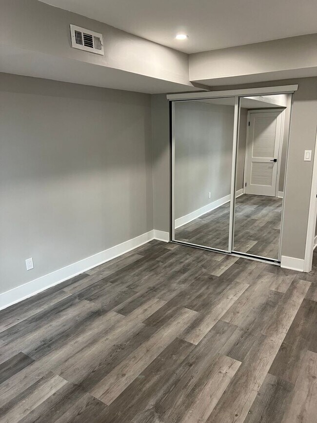 Foto del edificio - Washington Square 2 Bedroom