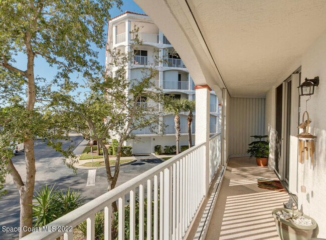 Building Photo - 811 Del Rio Way