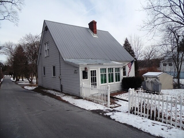 Primary Photo - 238 Van Wies Point Rd