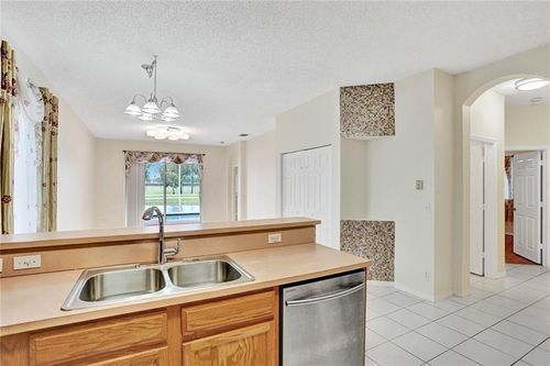 Primary Photo - 4011 Banyan Trails Dr