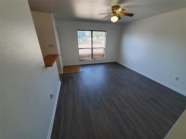 Foto del edificio - 104 E Brown St