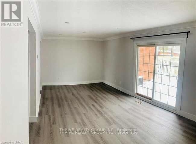 Building Photo - 8 Homestead Crescent