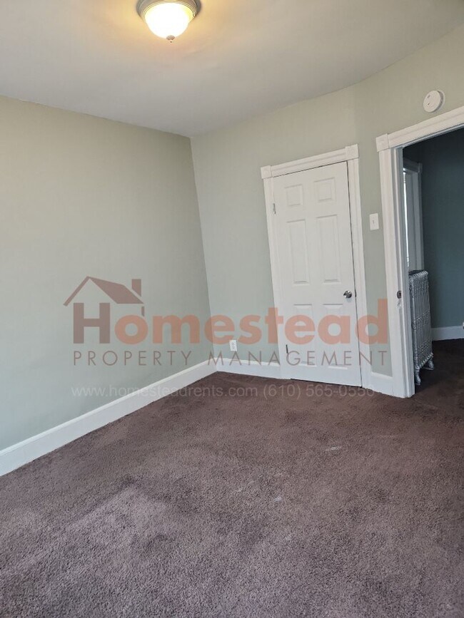 Building Photo - 3 Bedroom House in Darby!