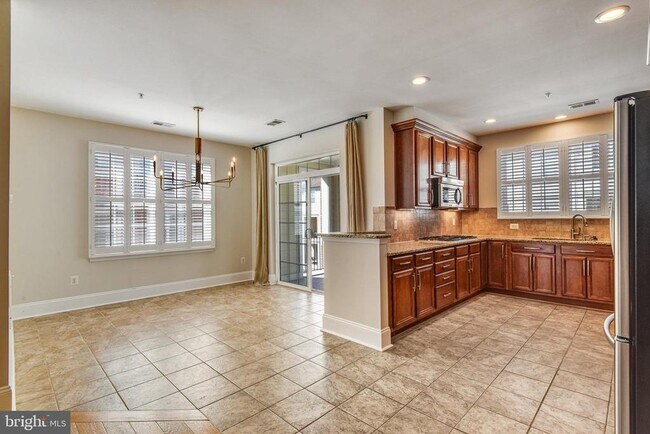 Foto del edificio - 4490 Beacon Grove Cir