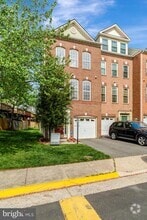 Building Photo - 13051 Park Crescent Cir