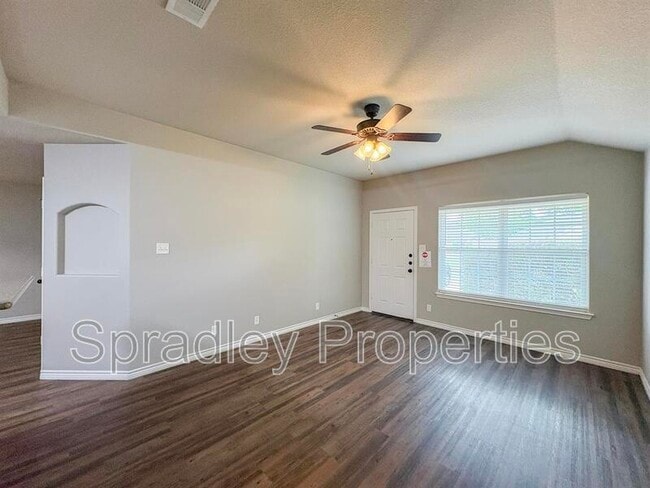 Building Photo - 614 A Paseo del Plata Dr