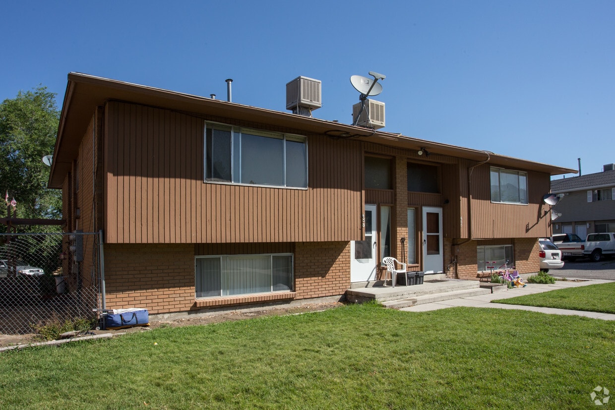 Building Photo - 653 Candlelite Ln
