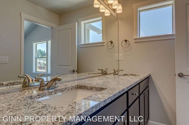3 Br 2 5 Bath House 11033 Ne 23rd Circle House For Rent In