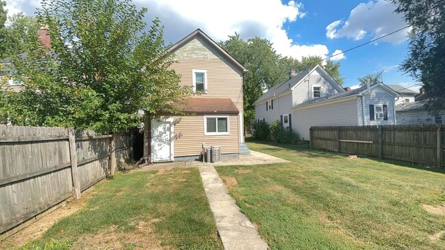 Building Photo - 1241 Creighton Ave
