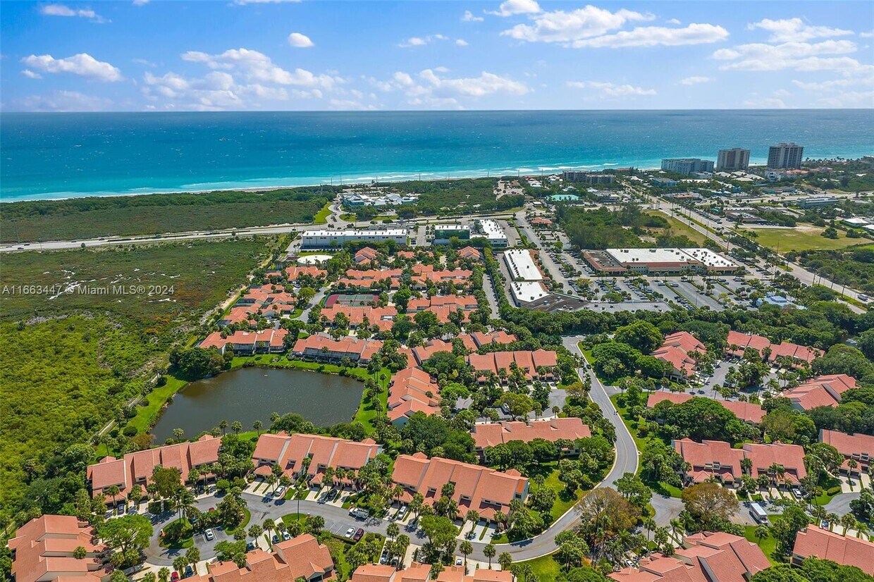 Primary Photo - 404 Sea Oats Dr