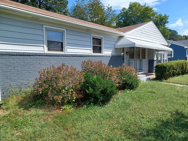 Foto del edificio - 8074 Driftwood Dr