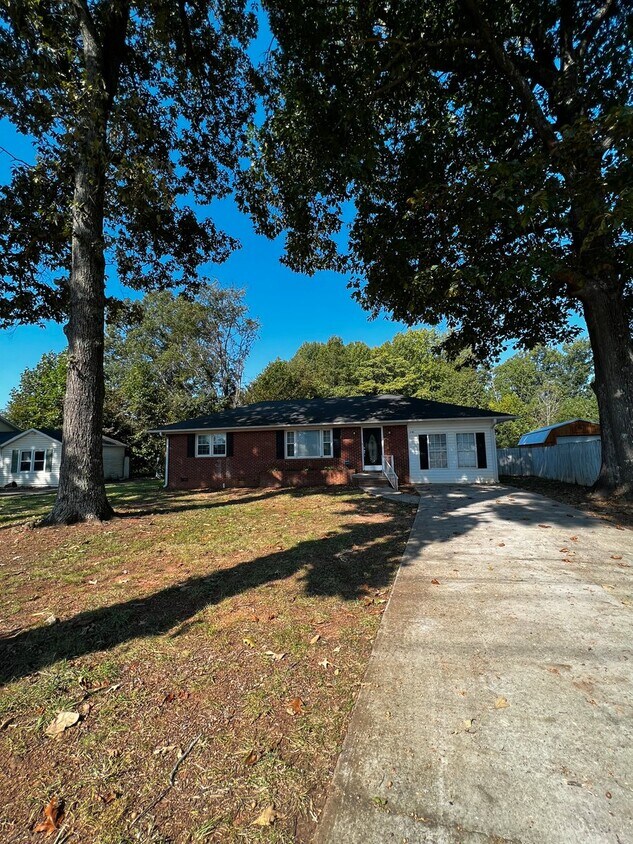 Primary Photo - 2109 Lowell Bethesda Rd