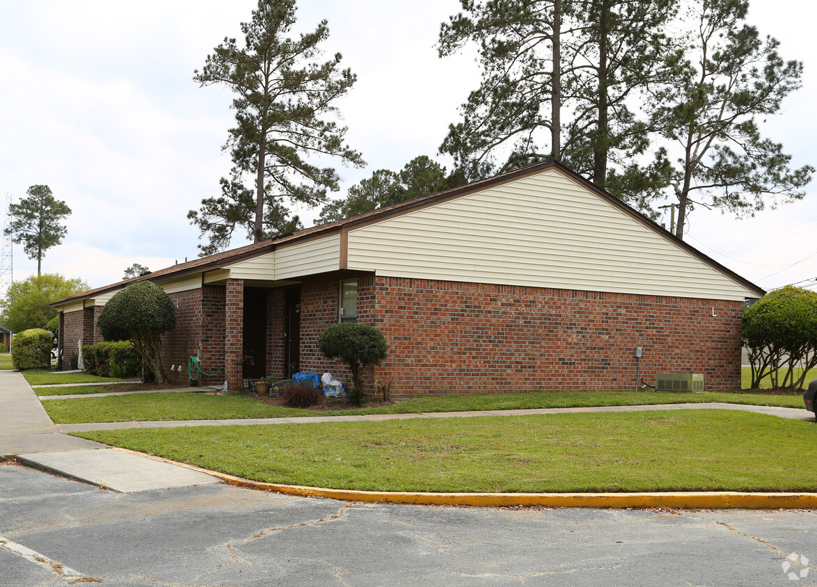 Building Photo - The Forest Apartments