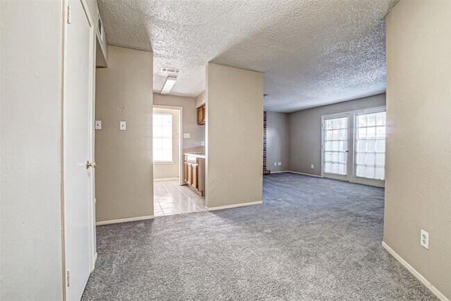 Building Photo - 1323 Brenda Ln