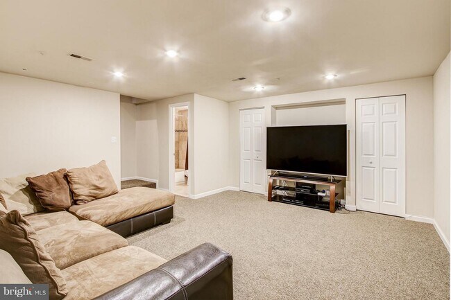 Building Photo - 12802 Carousel Ct