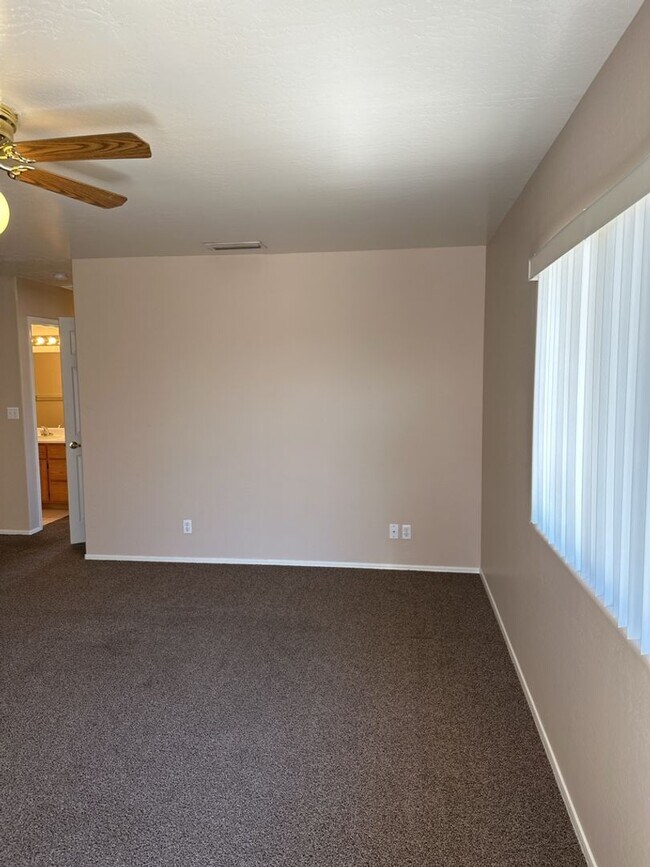 Foto del edificio - 3571 Tomahawk Dr