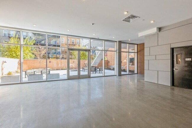 Building Photo - 401 Jackson St