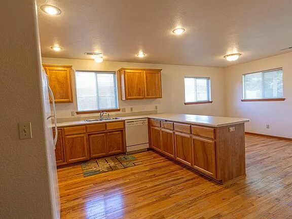 Building Photo - 934 Hampton Way