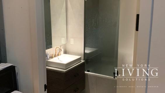 Building Photo - Great 2 bedrooms Downtown Brooklyn