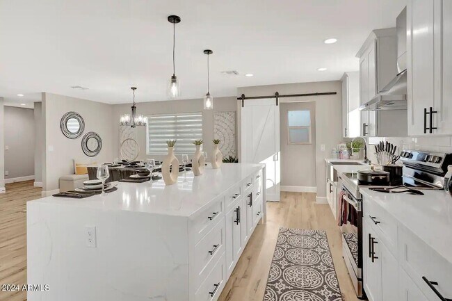 Building Photo - 8731 E Buena Terra Way