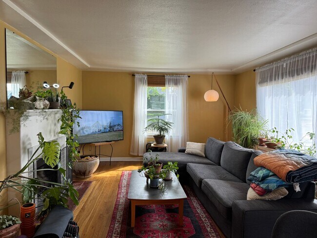 Foto del edificio - Spacious 2 Bedroom Home with Large Open Kitchen