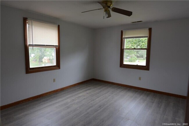 Foto del edificio - 3 Meadowrue Dr