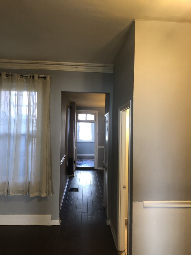 Building Photo - 1522 Hollins St