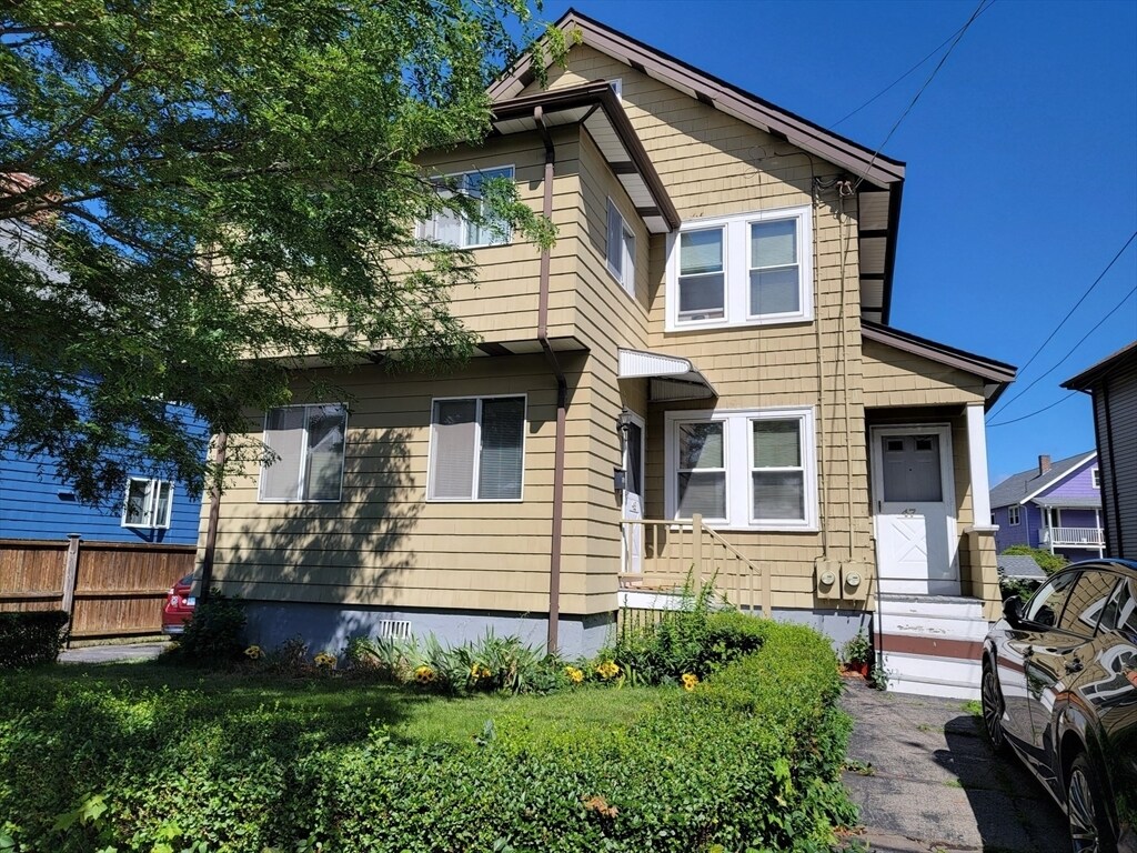 Primary Photo - 49 Leslie Rd