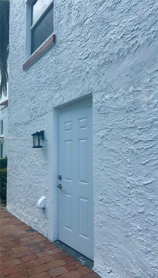 Foto del edificio - 817 Tyler St