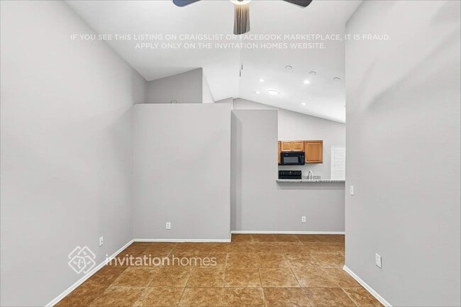 Building Photo - 2110 N Ithica St