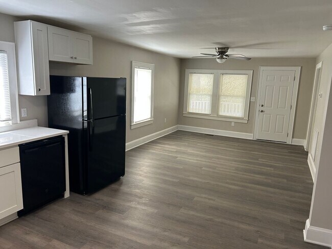 Foto del edificio - 4151 Sheraton St