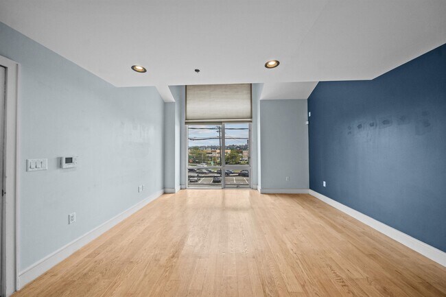 Foto del edificio - 8917 River Rd