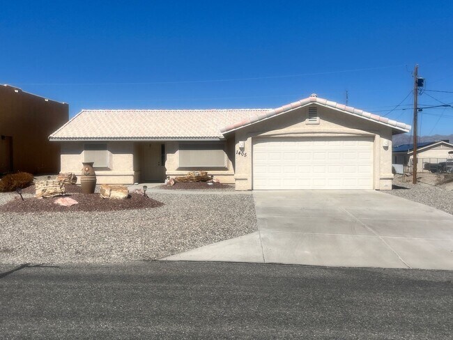 Building Photo - Longterm Unfurnished Home
