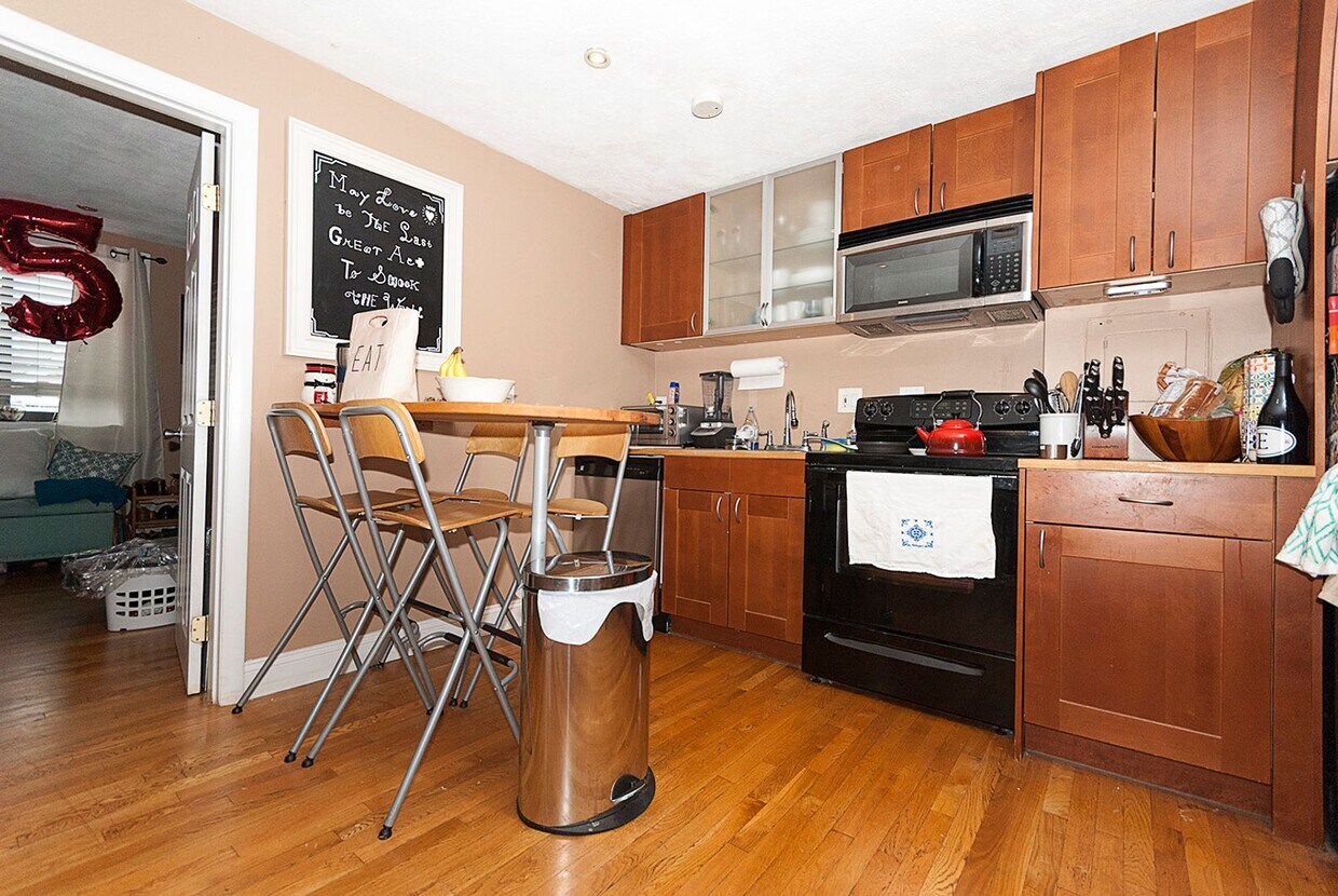 Building Photo - Allston 1 Bed 1 Bath