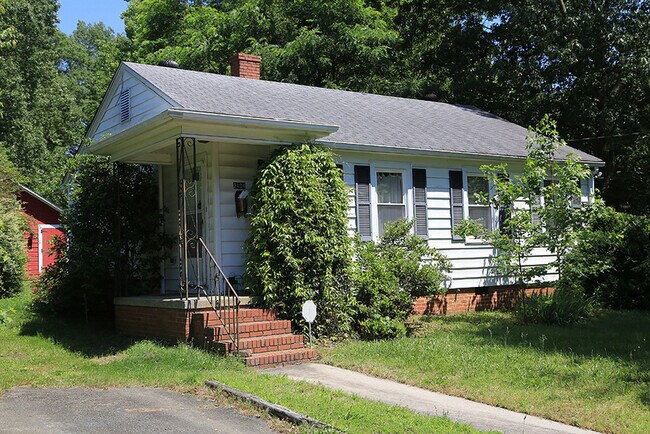 Building Photo - 2404 Farthing St