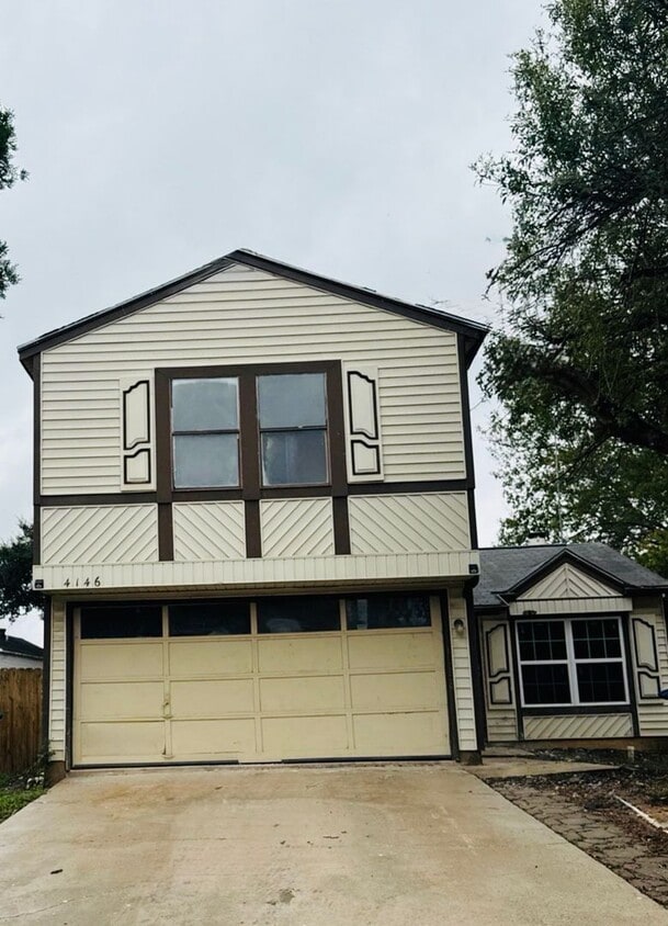 Foto principal - 4146 Sunrise Crest Dr