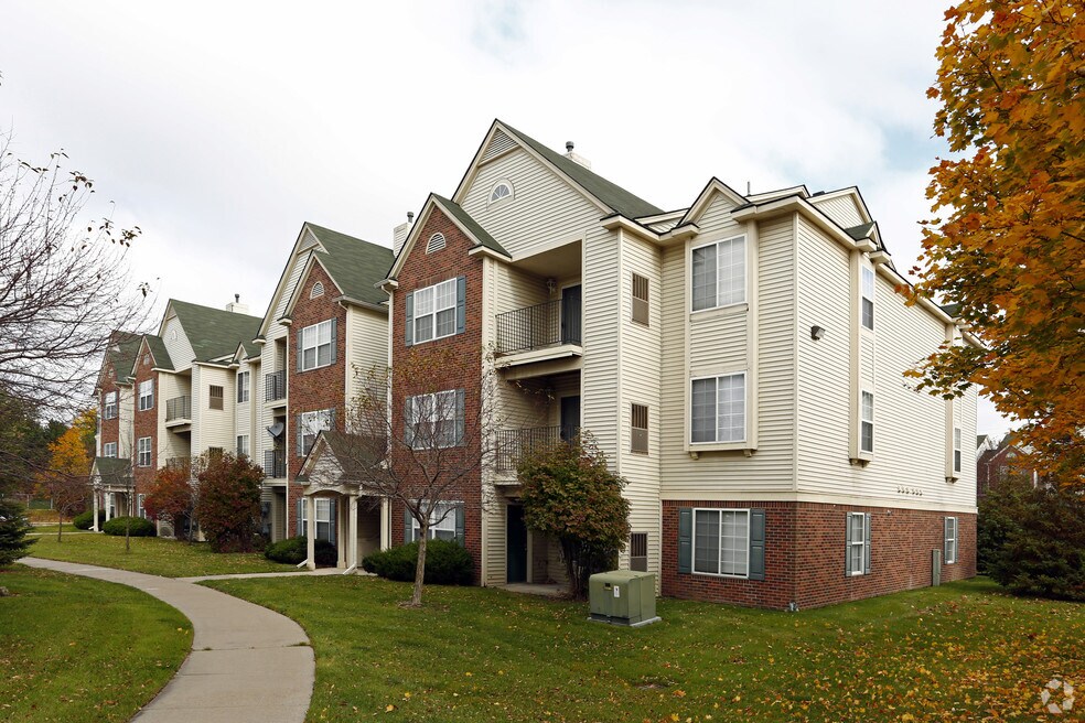 Beachwood Townhomes Rentals Harrison Township, MI