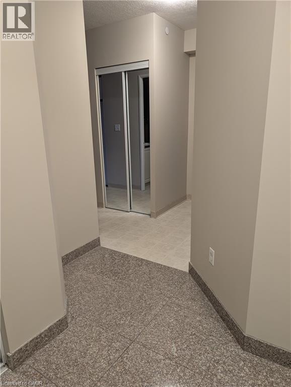 Building Photo - 239 Auburn Dr